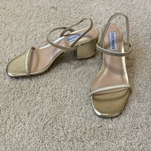 New Steve Madden Inessa Metallic Gold Sandals block heel 6